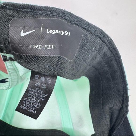 Nike Black and Green Legacy 91 flight weight Hat with Iconic Swoosh - Picture 5 of 6